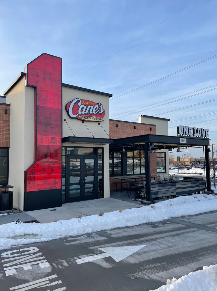 Raising Cane's Chicken Fingers: 3065 White Bear Ave N, Maplewood, MN 55109